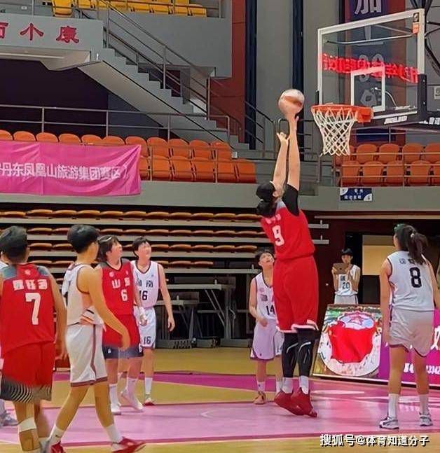 前瞻英超前瞻：富勒姆 VS 狼队时间：2023-11-28 04:00富勒姆上赛季在英超第十名的成绩曾经令人刮目相看，但现在人们发现球队难以复制上赛季的成功，他们在过去七轮只取得一场胜利，目前以12分排名第15位，保级形势不容懈怠。